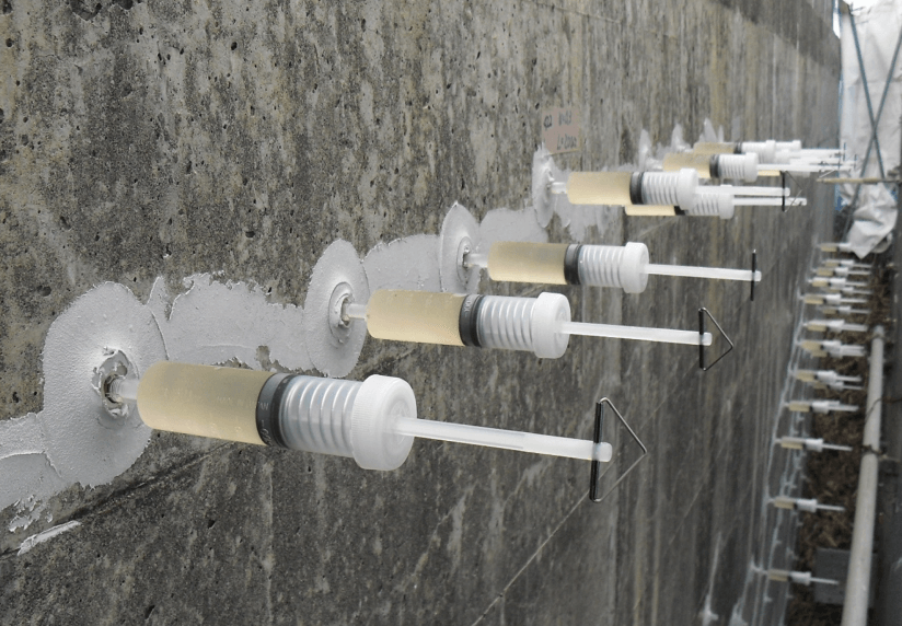 ひび割れ注入工法(ピトン・ハーケン工法)